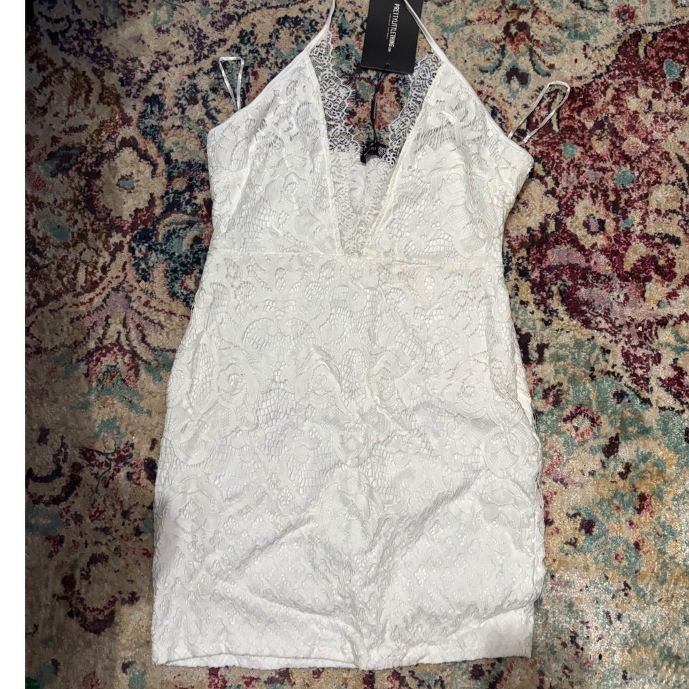 Pretty Little Thing White Lace halter dress‎